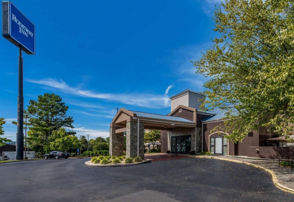 Rodeway Inn Image 22