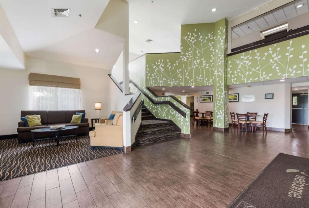Rodeway Inn Image 26