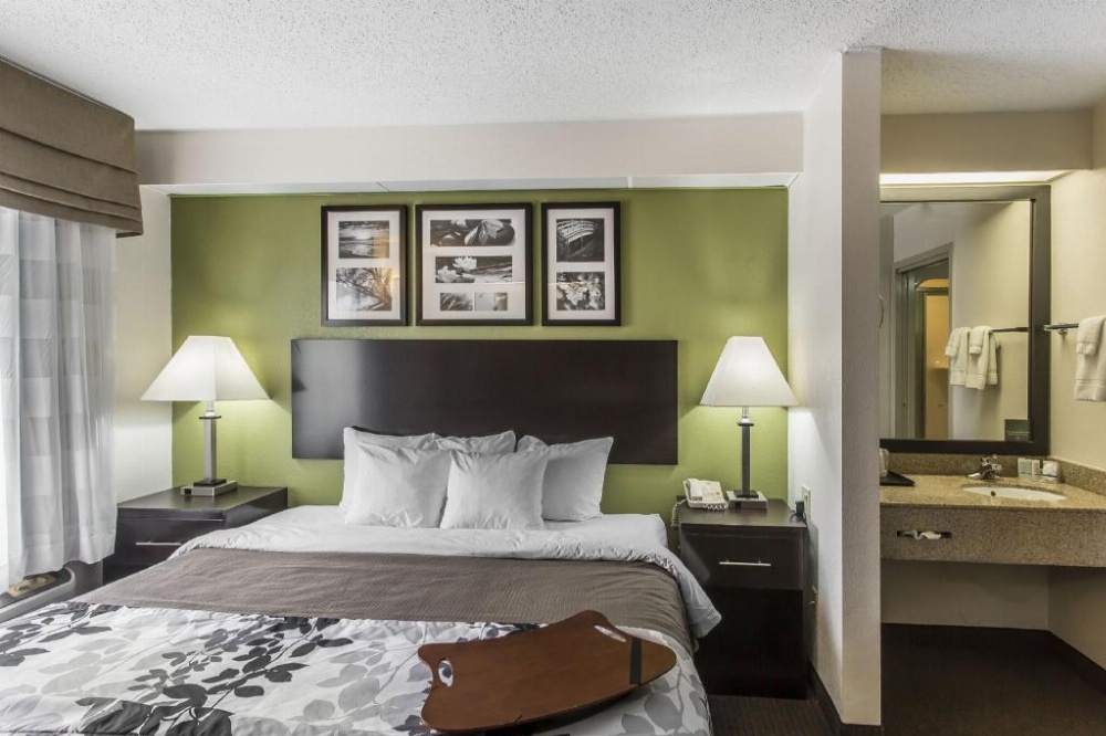 Rodeway Inn Image 43