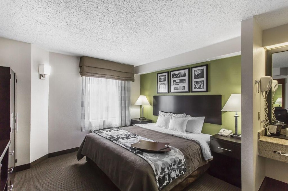 Rodeway Inn Image 44